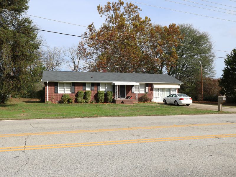 Commercial property sold at 104 West Rd in Greer