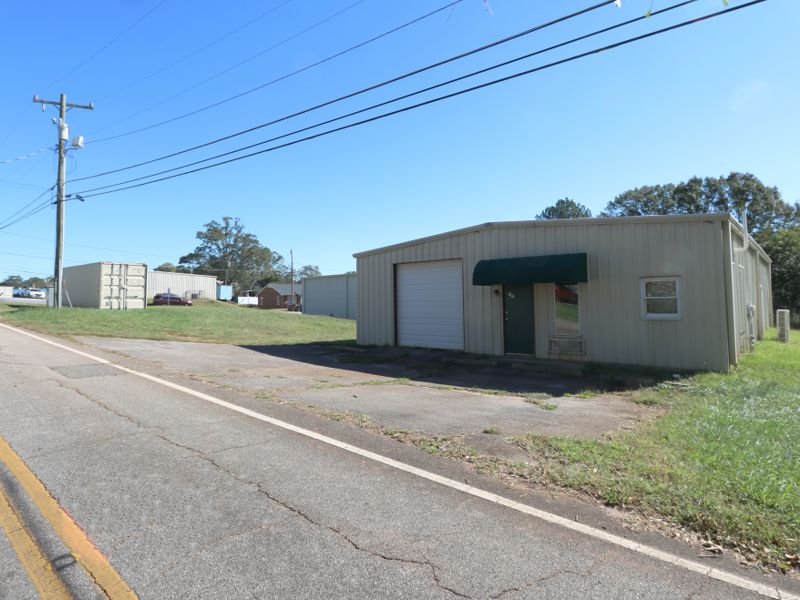 Building sold at 102 S Moore Street in Duncan